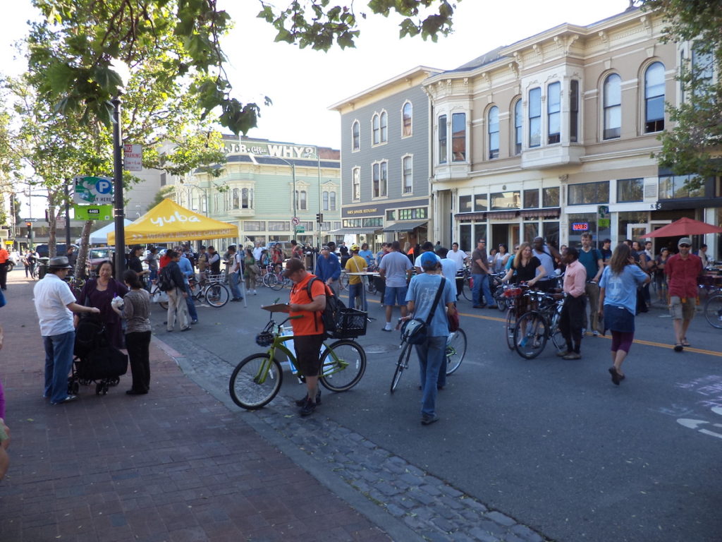 Bike party in Old Oakland